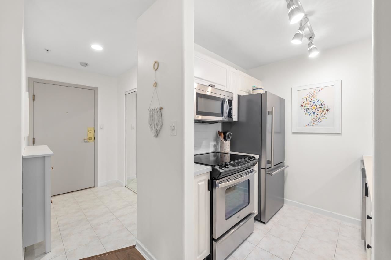 Listing Image 11