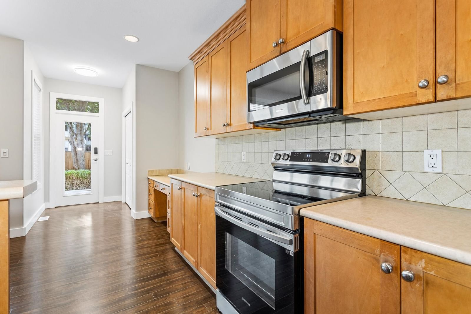 Listing Image 11