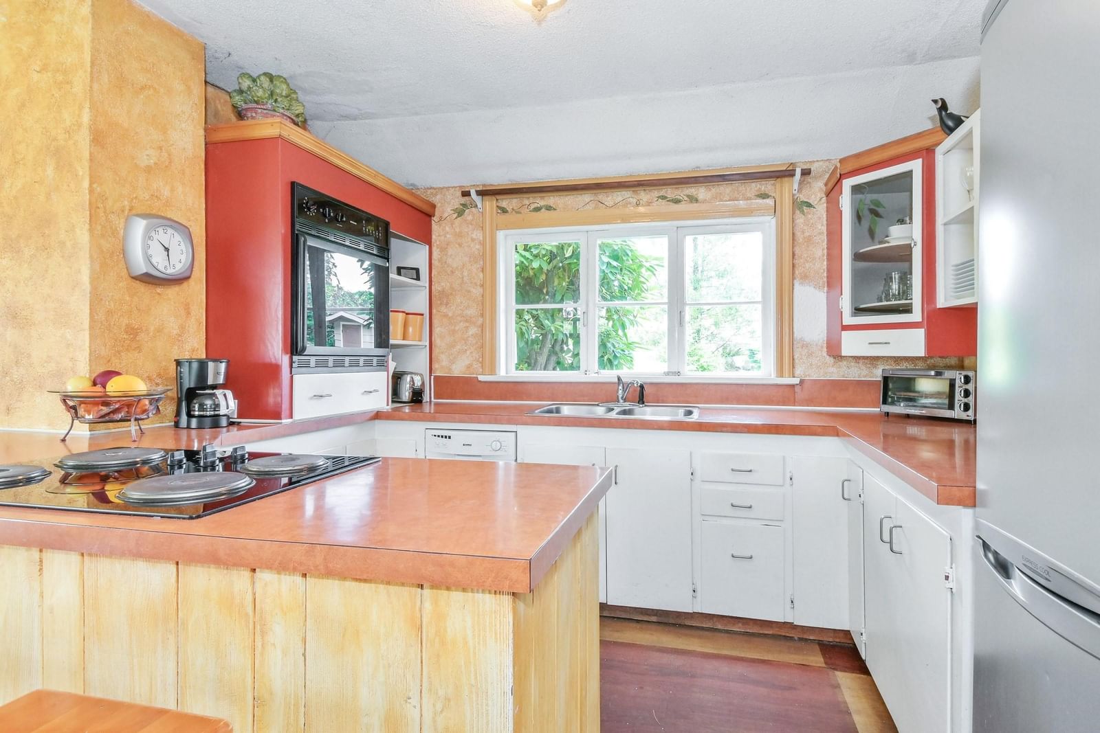 Listing Image 9
