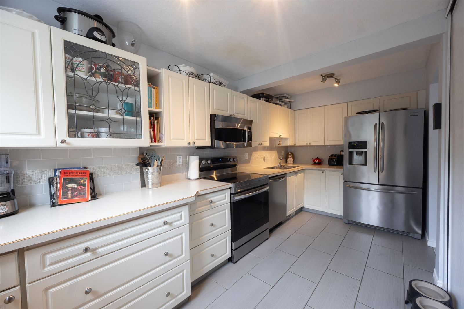 Listing Image 8