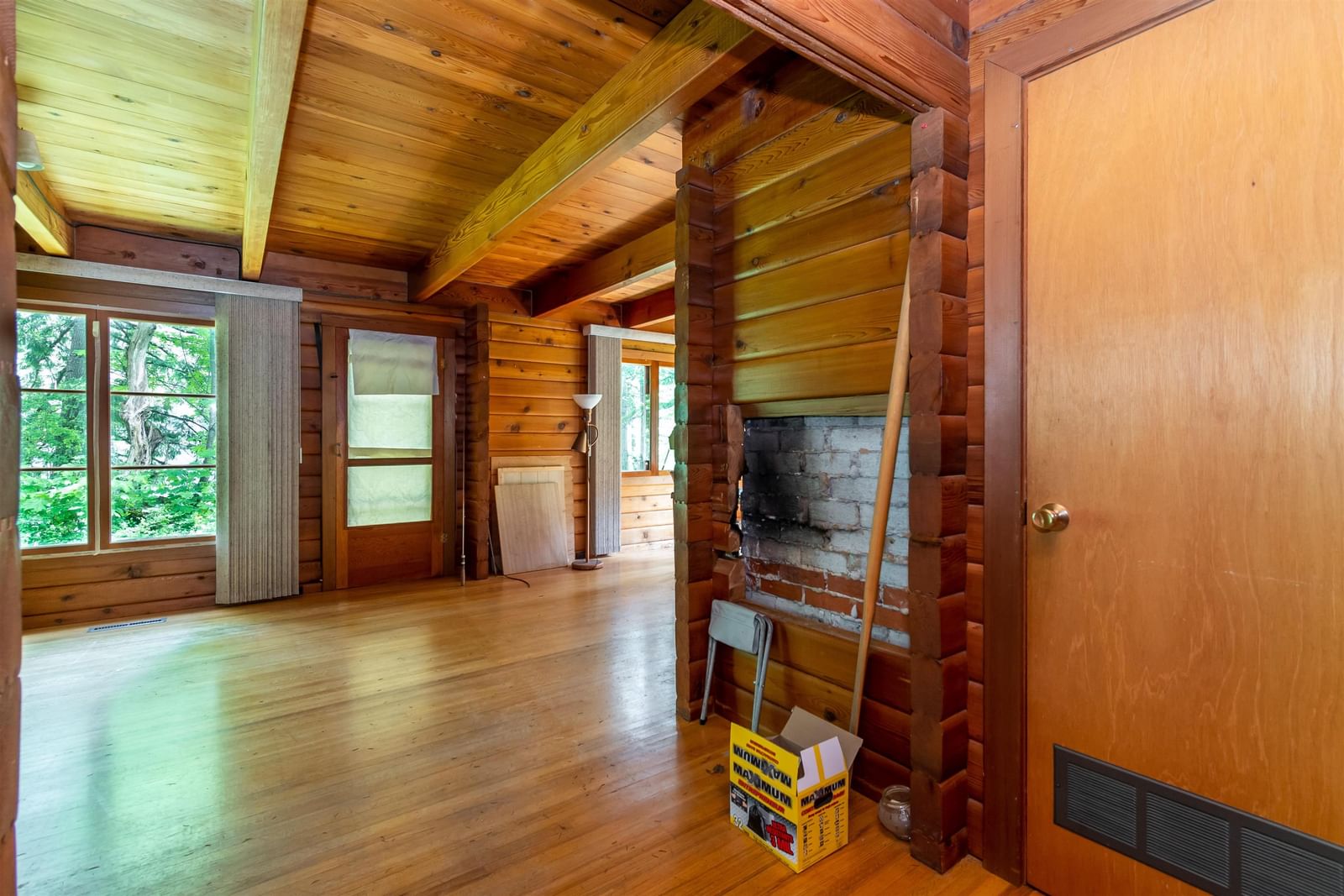 Listing Image 12