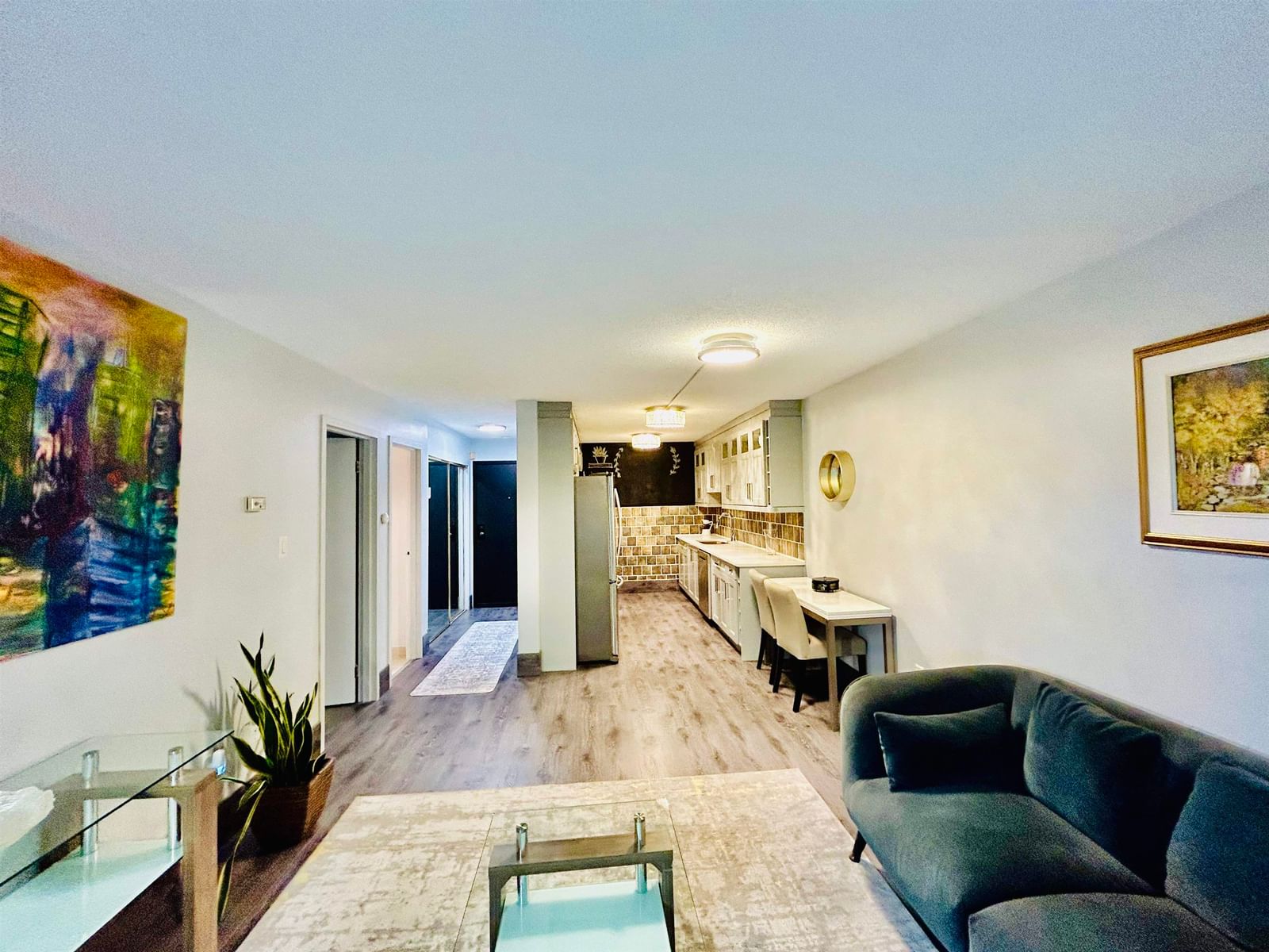 Listing Image 10