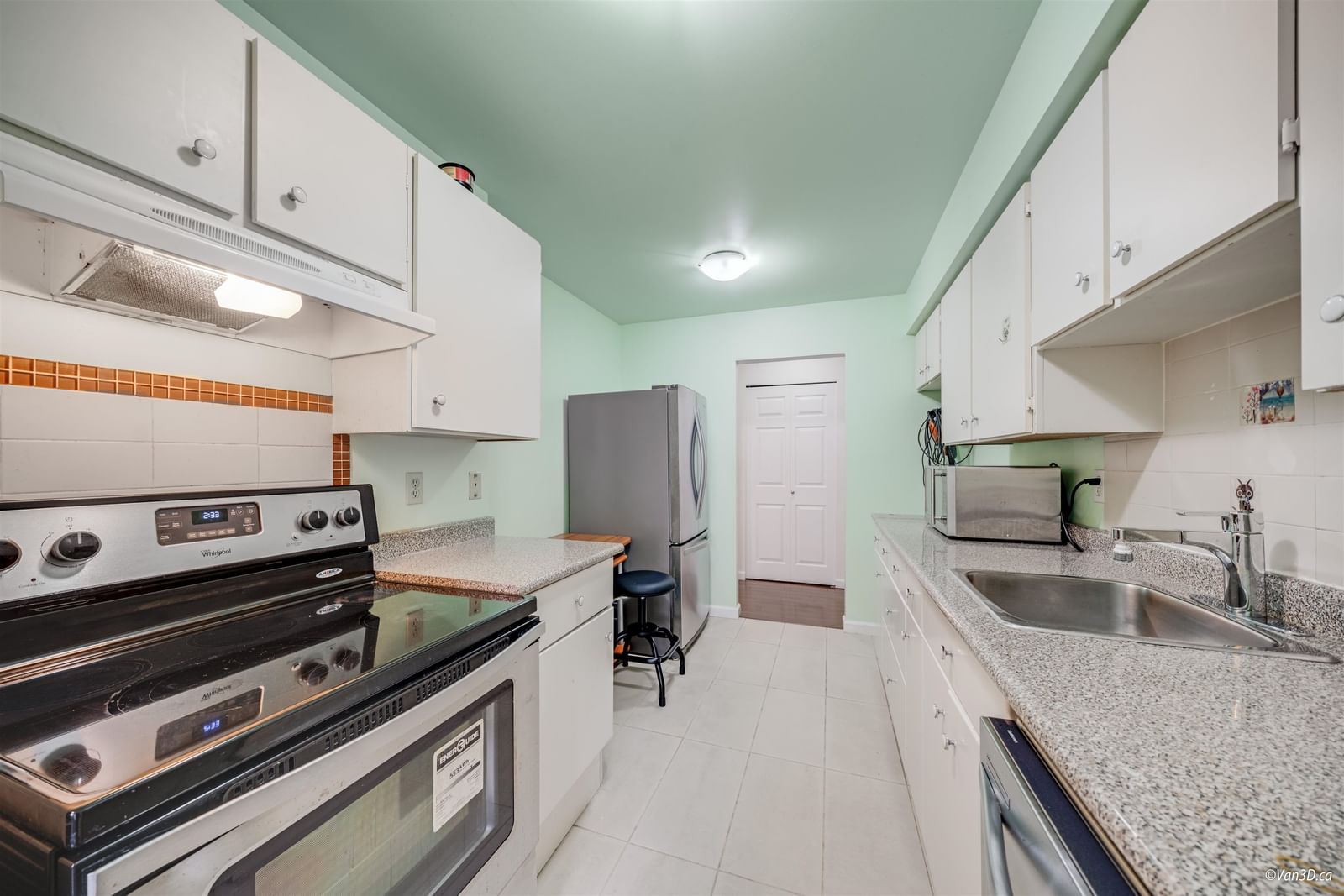 Listing Image 8
