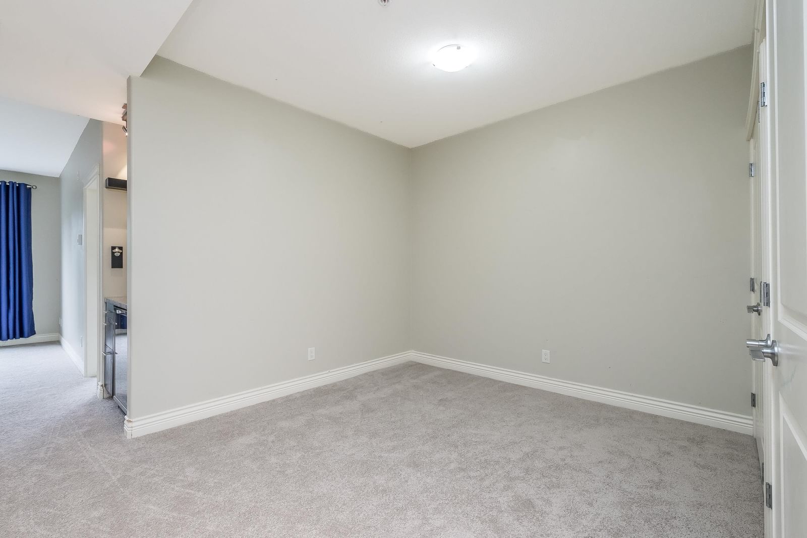 Listing Image 27