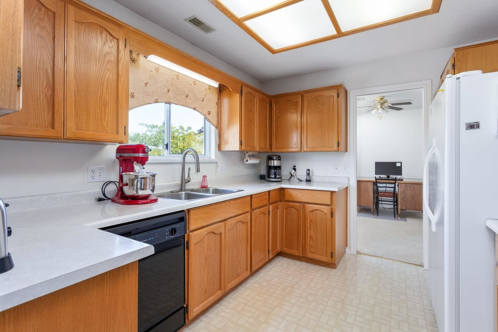 Listing Image 9