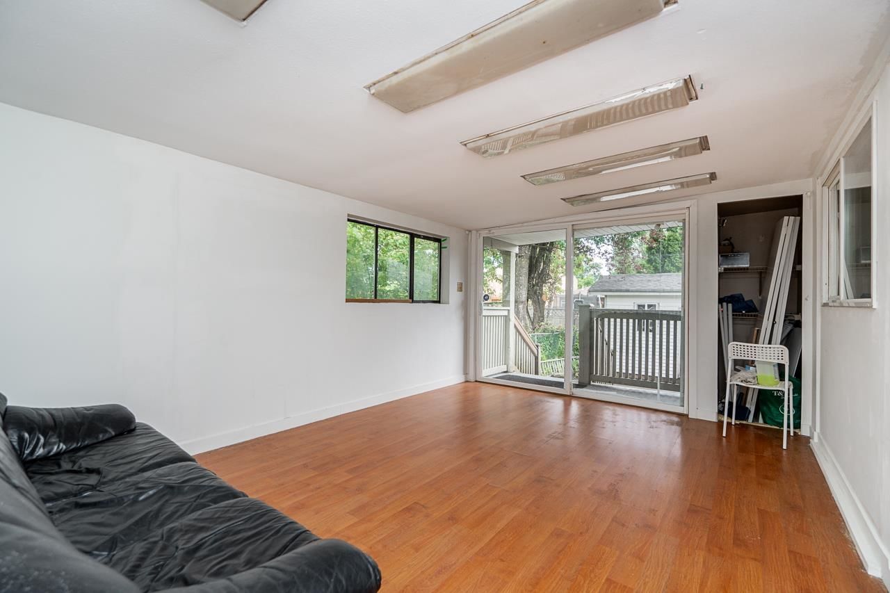 Listing Image 17