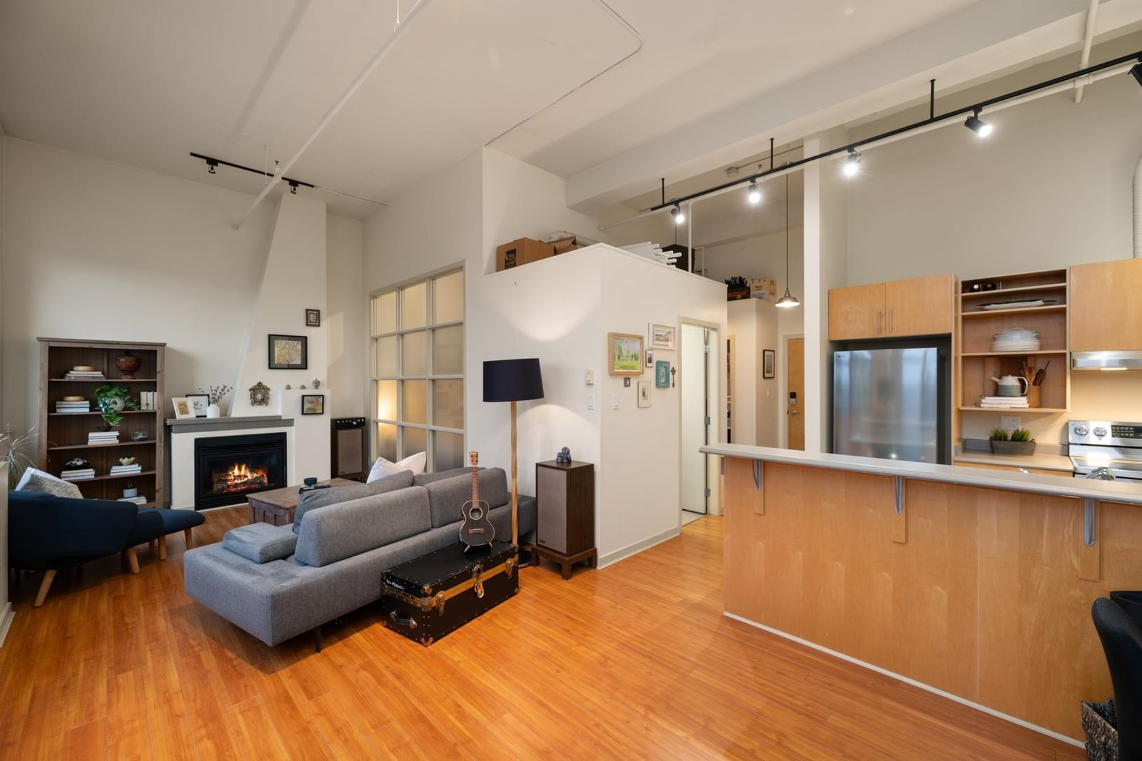 Listing Image 6