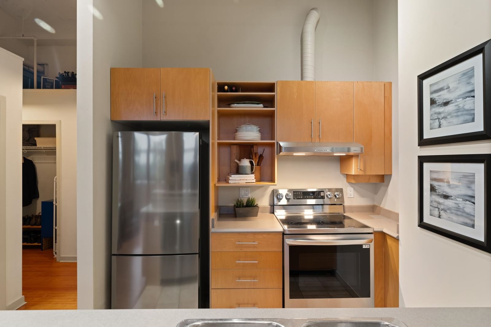 Listing Image 8