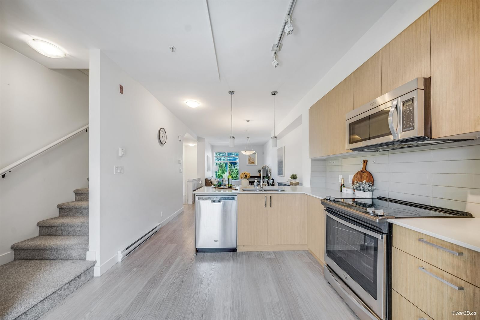 Listing Image 19