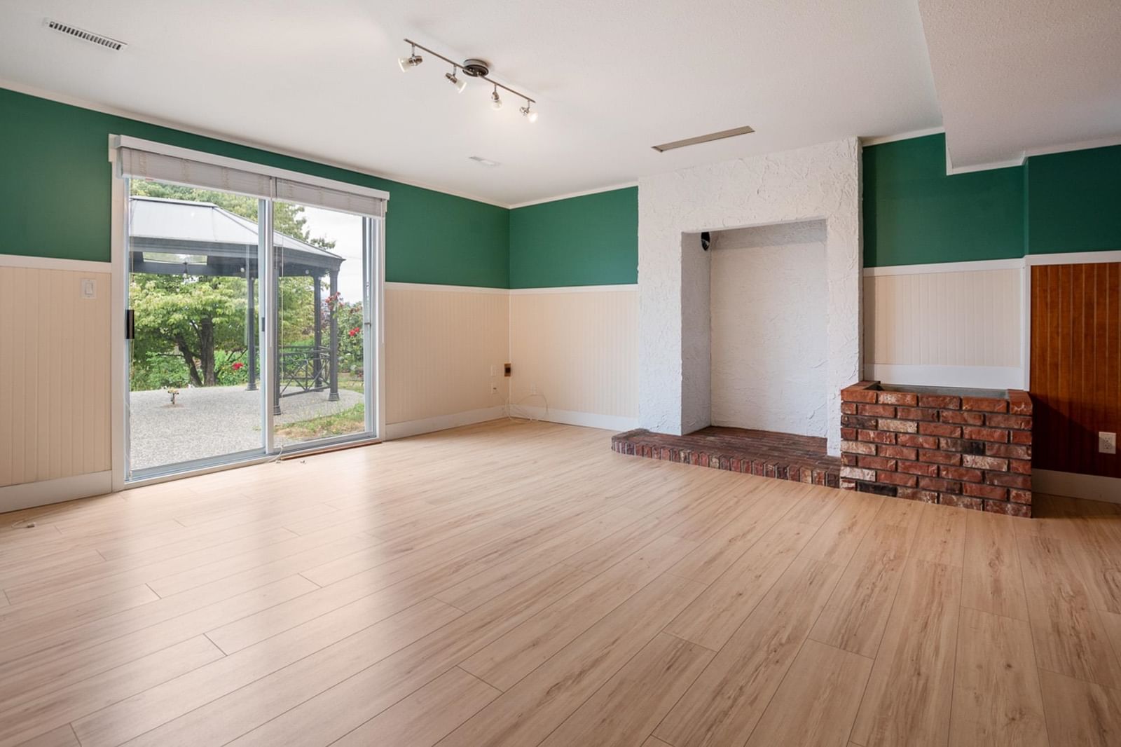 Listing Image 31