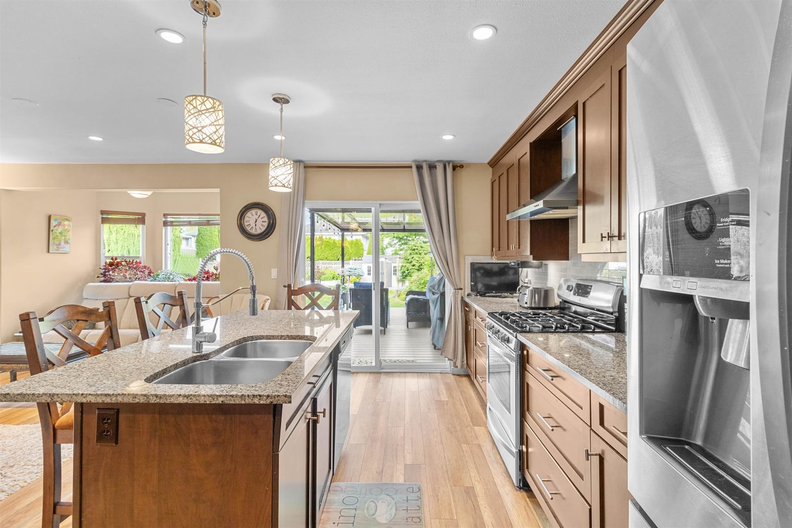 Listing Image 11
