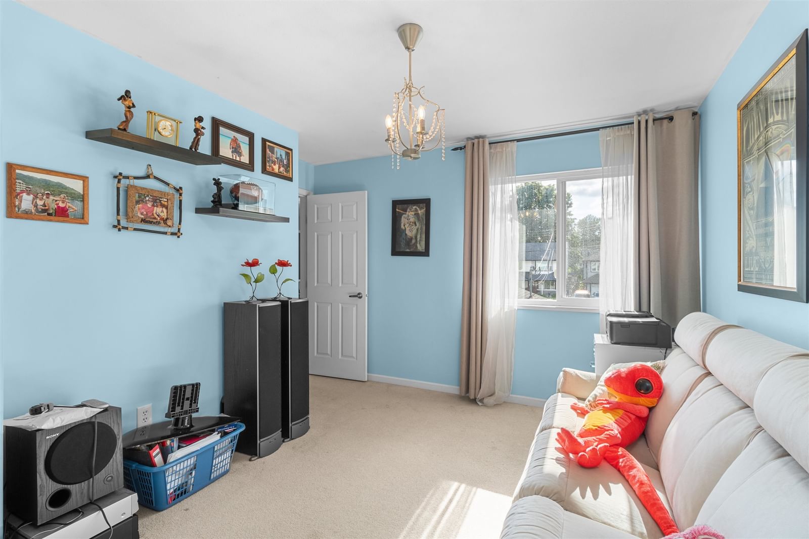 Listing Image 18
