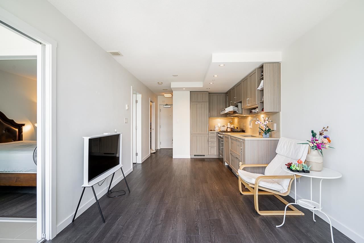 Listing Image 9