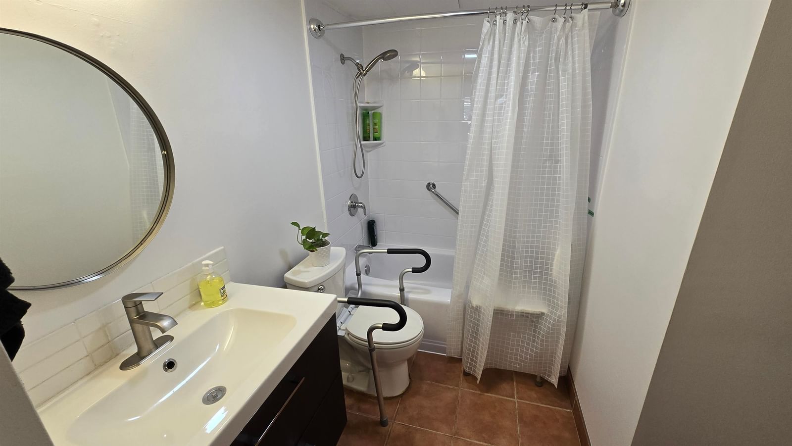 Listing Image 12