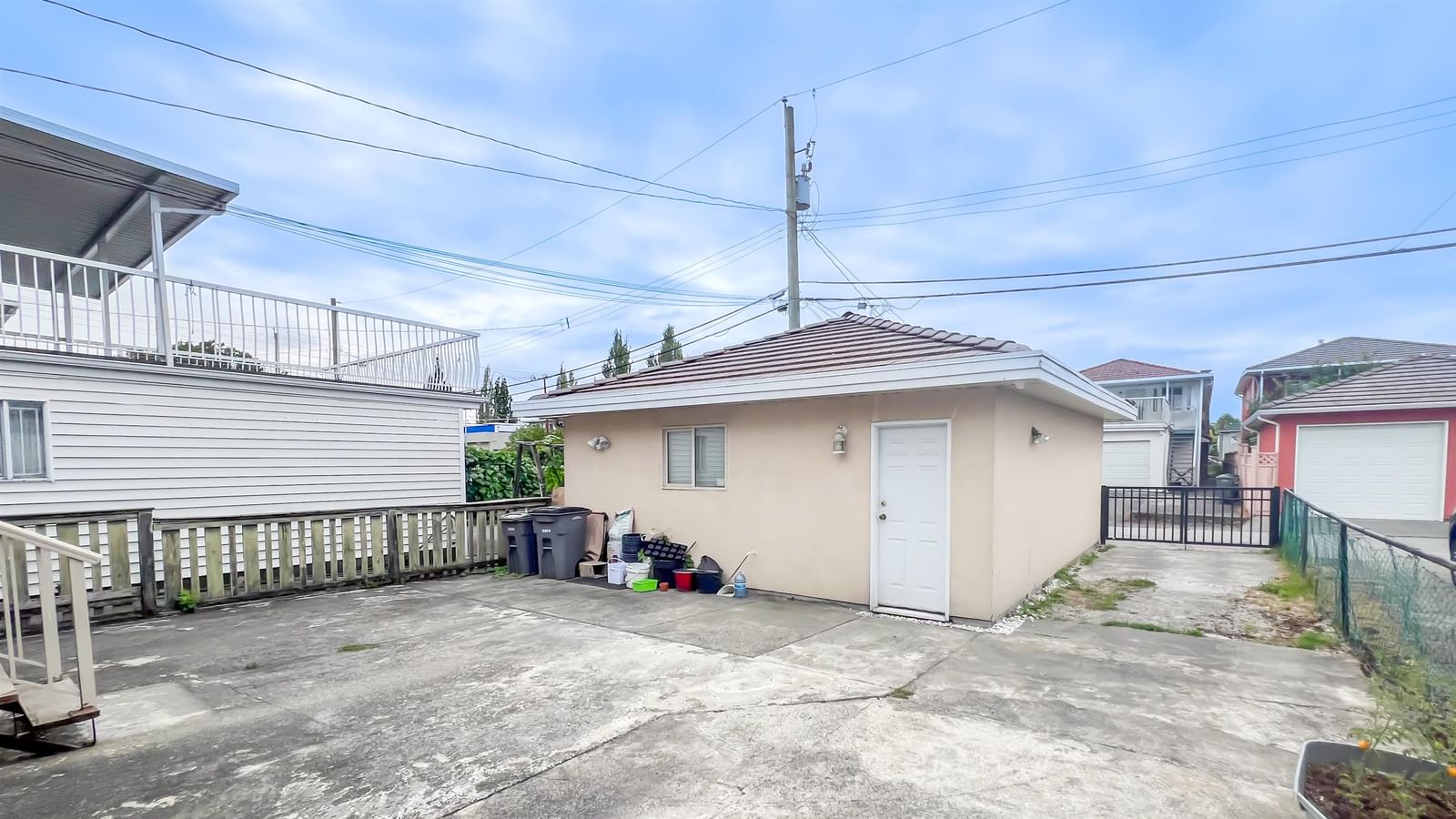 Listing Image 11