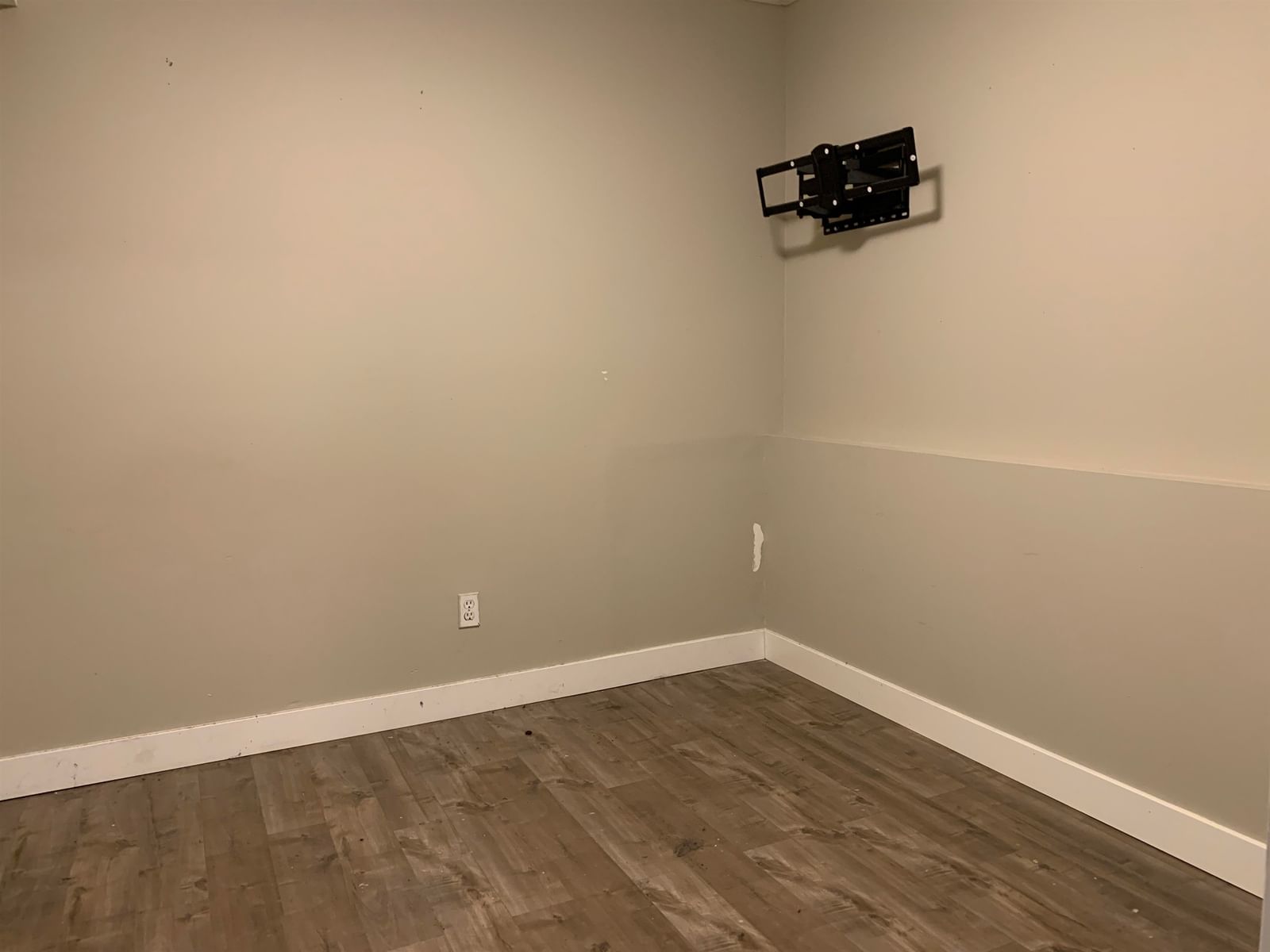 Listing Image 24