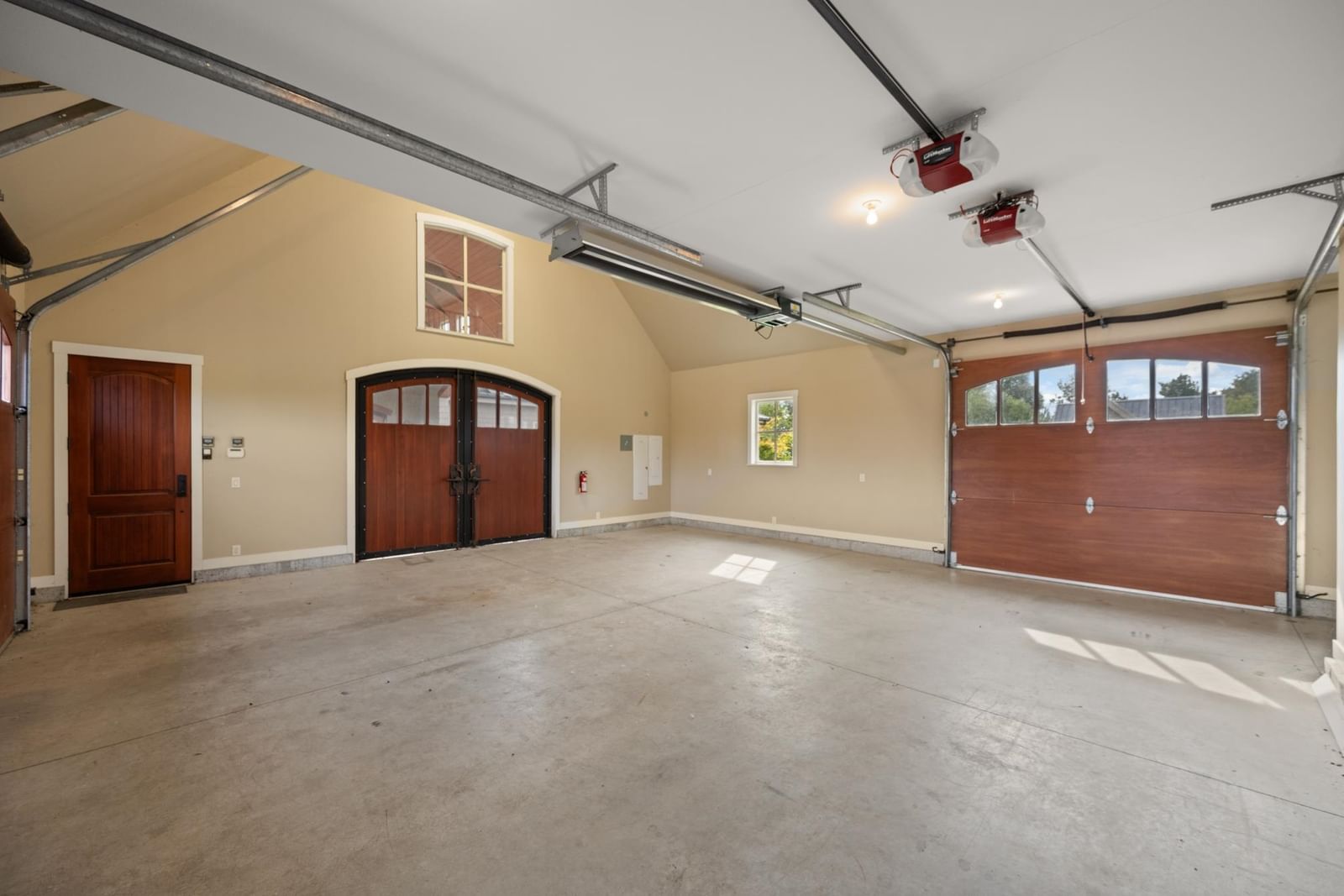 Listing Image 26