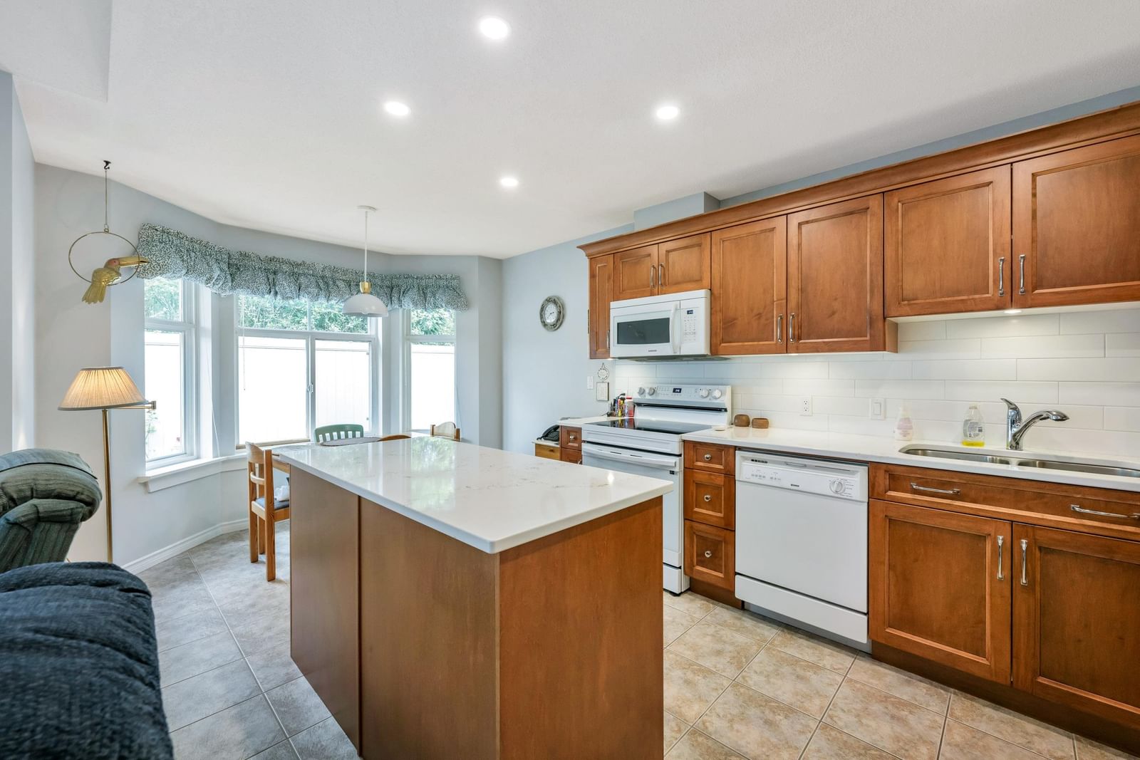 Listing Image 15