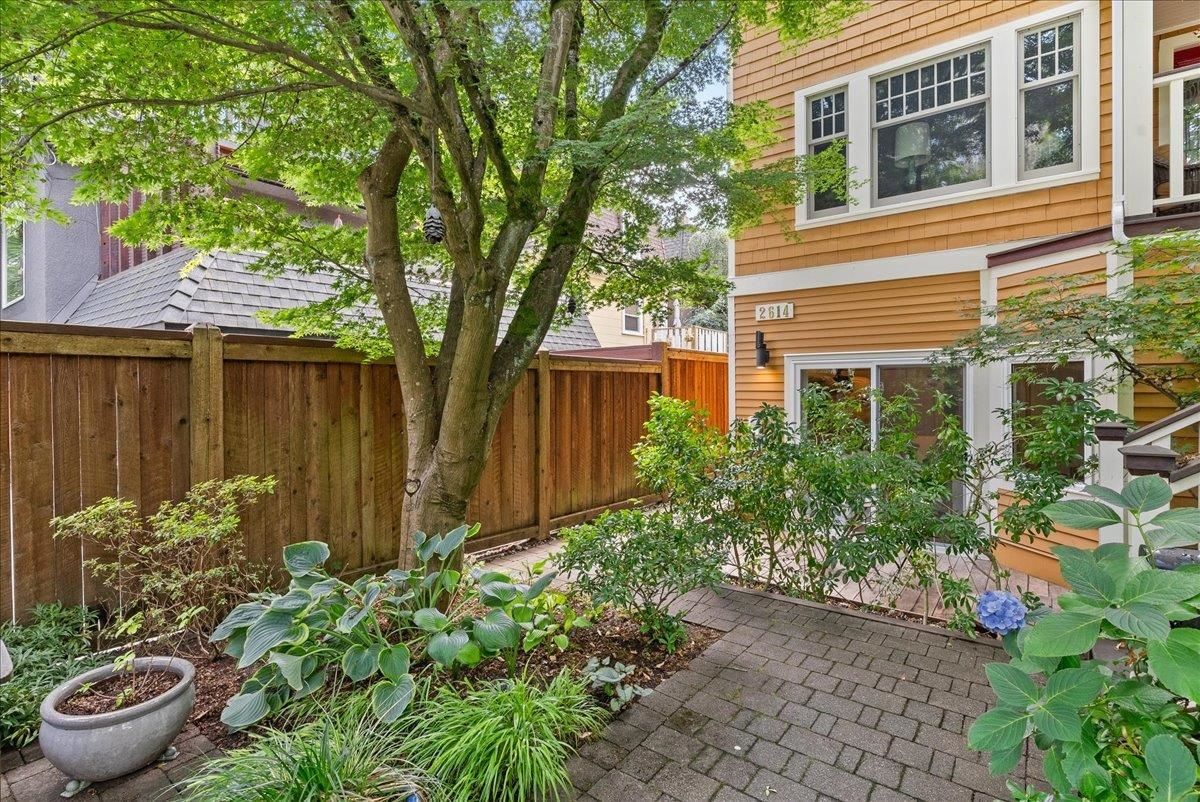 Listing Image 3