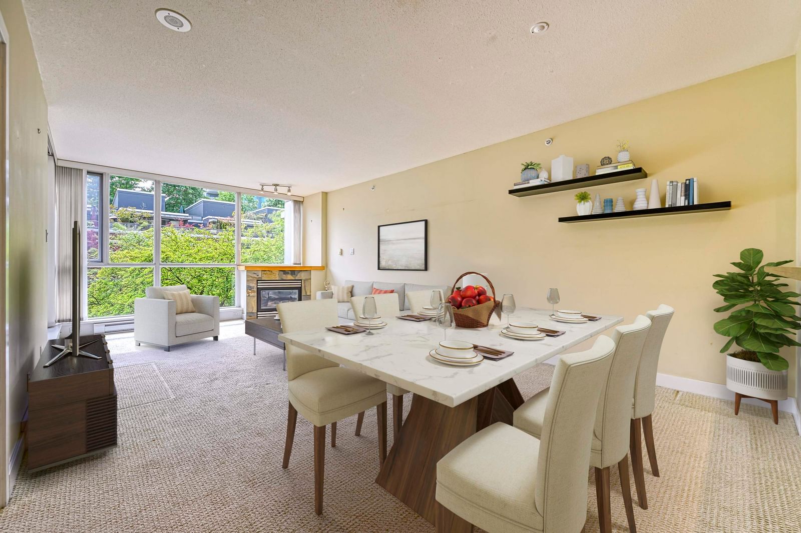 Listing Image 4