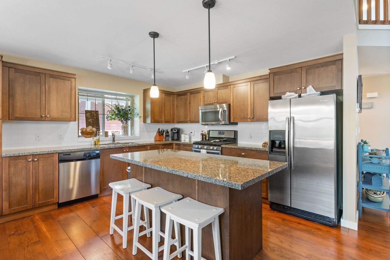 Listing Image 12