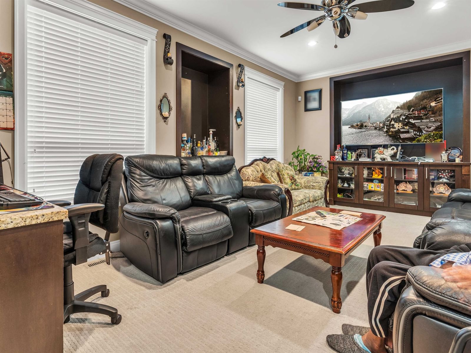 Listing Image 11