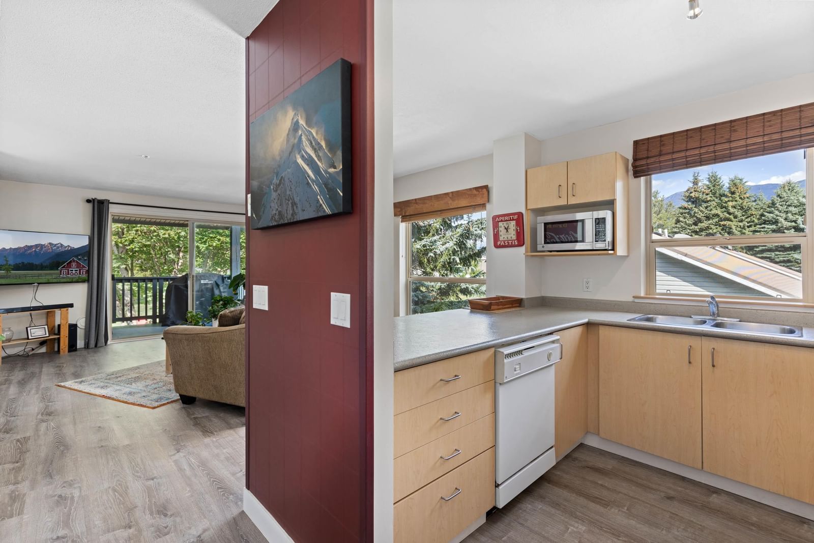 Listing Image 9