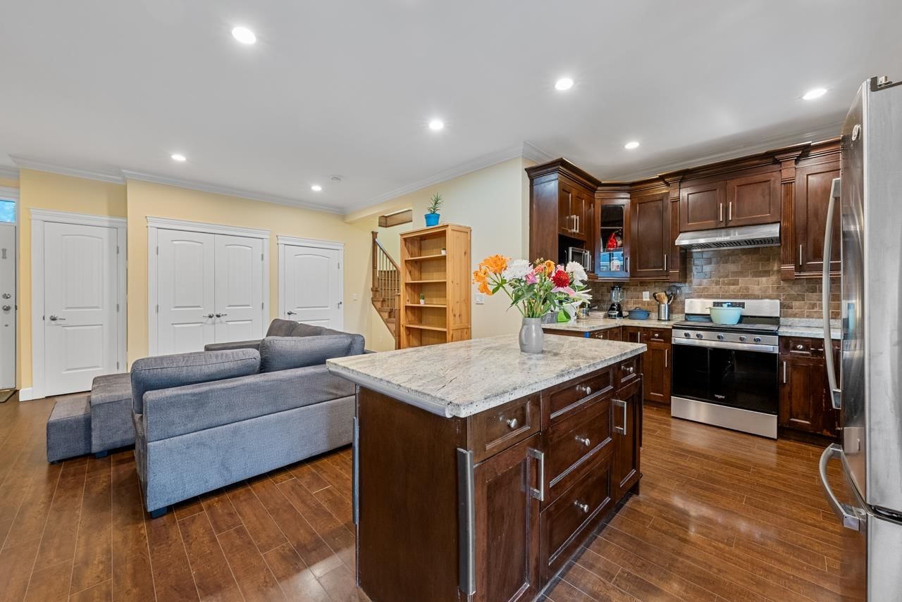 Listing Image 11
