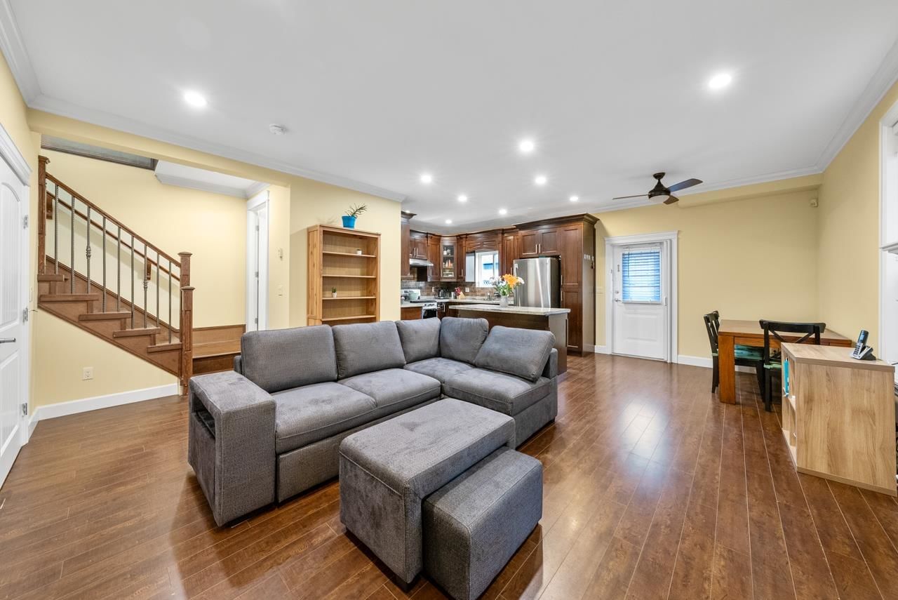 Listing Image 9