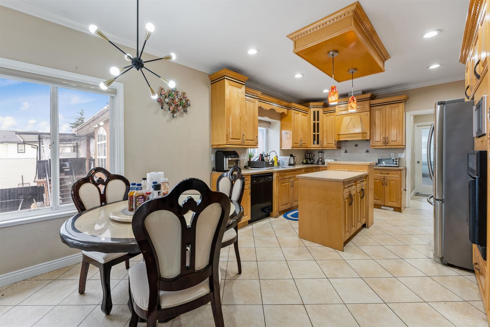 Listing Image 19