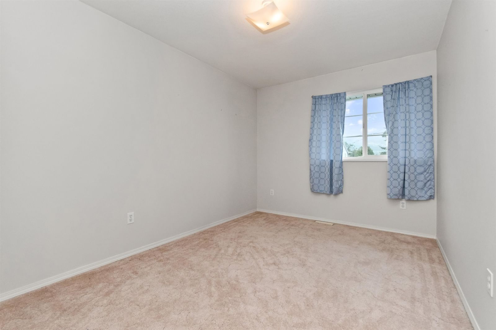 Listing Image 29