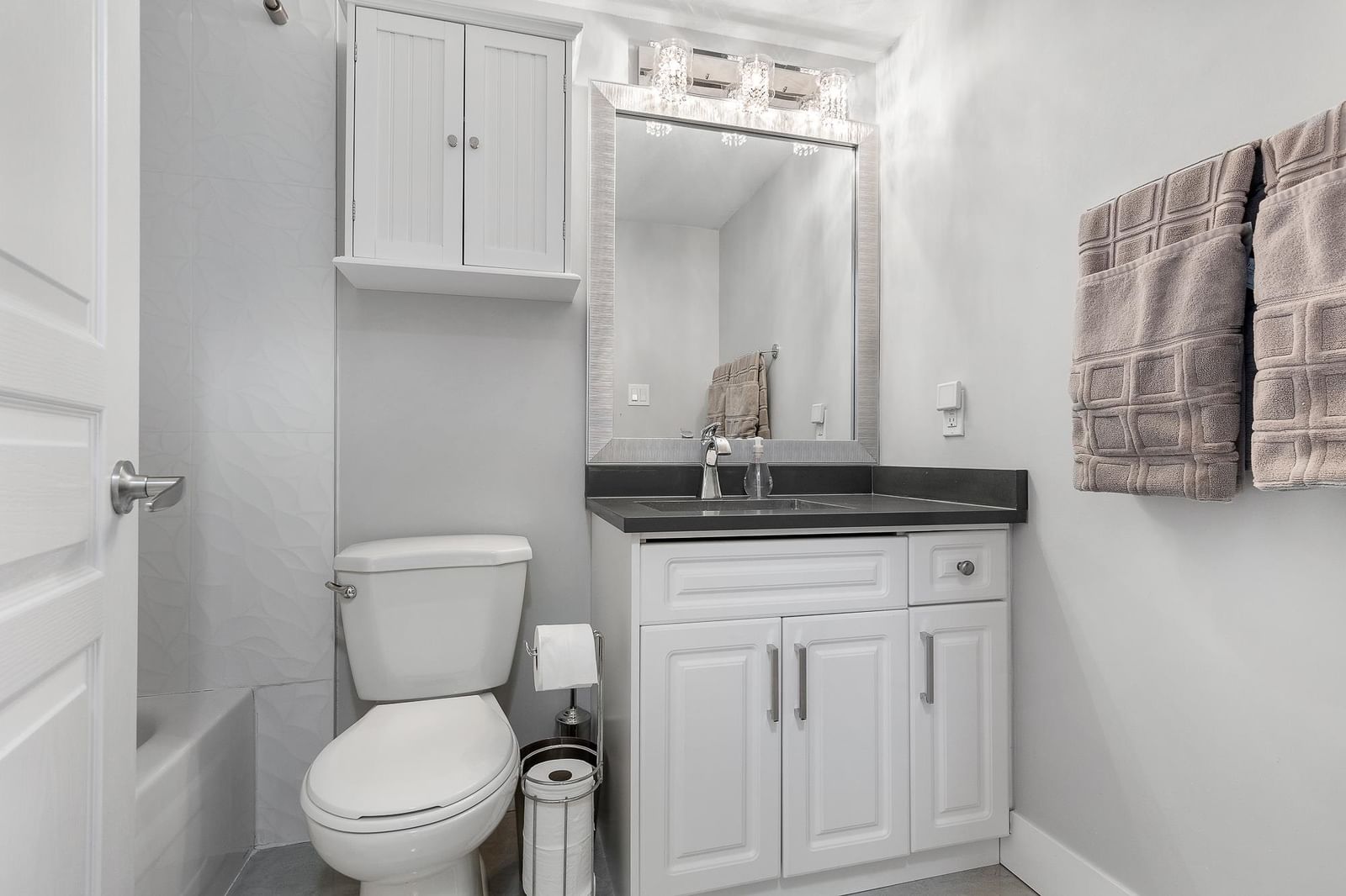 Listing Image 24