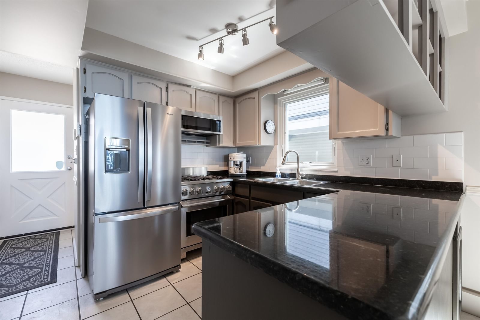 Listing Image 13