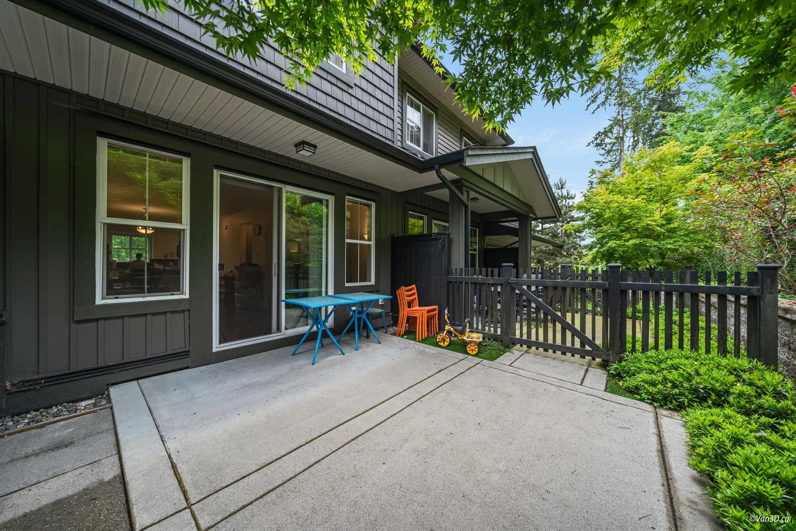 Listing Image 4
