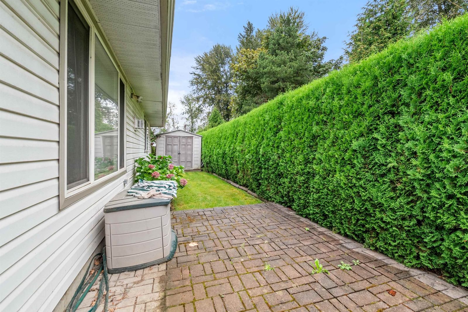 Listing Image 5
