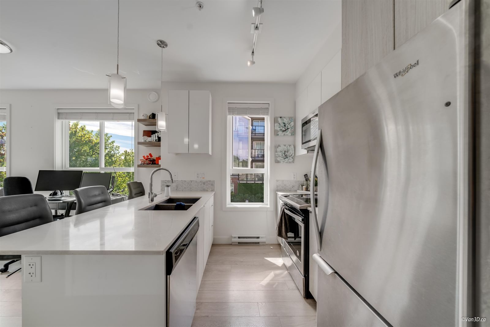 Listing Image 10