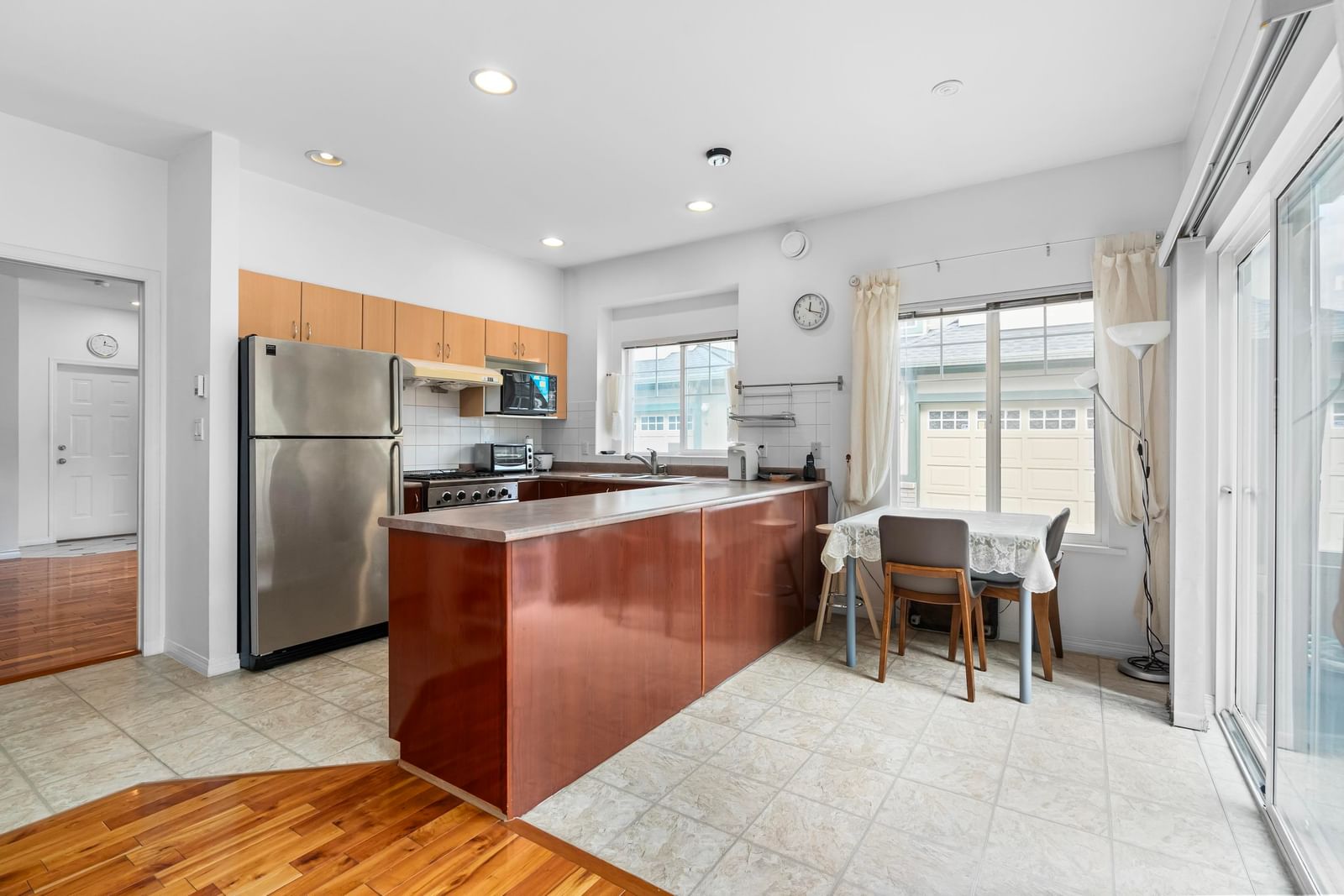 Listing Image 14