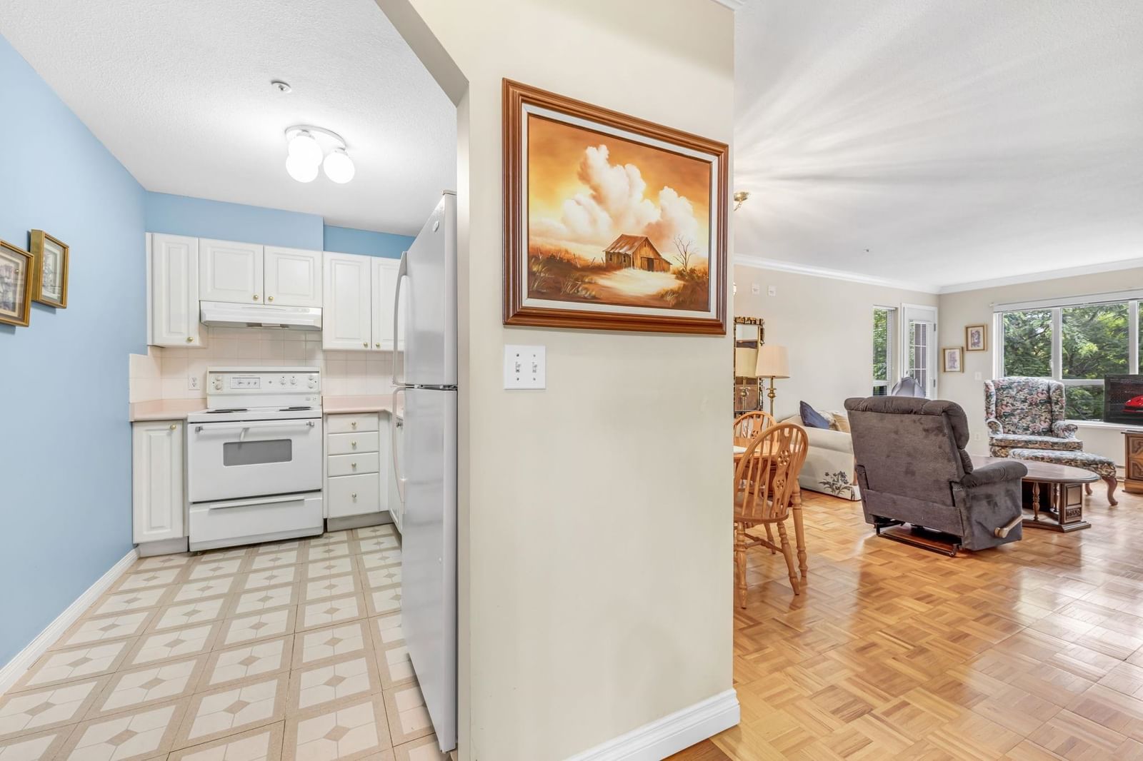 Listing Image 12