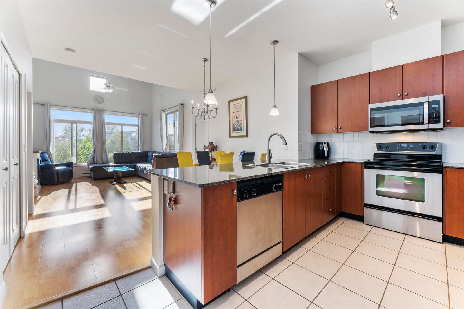Listing Image 9