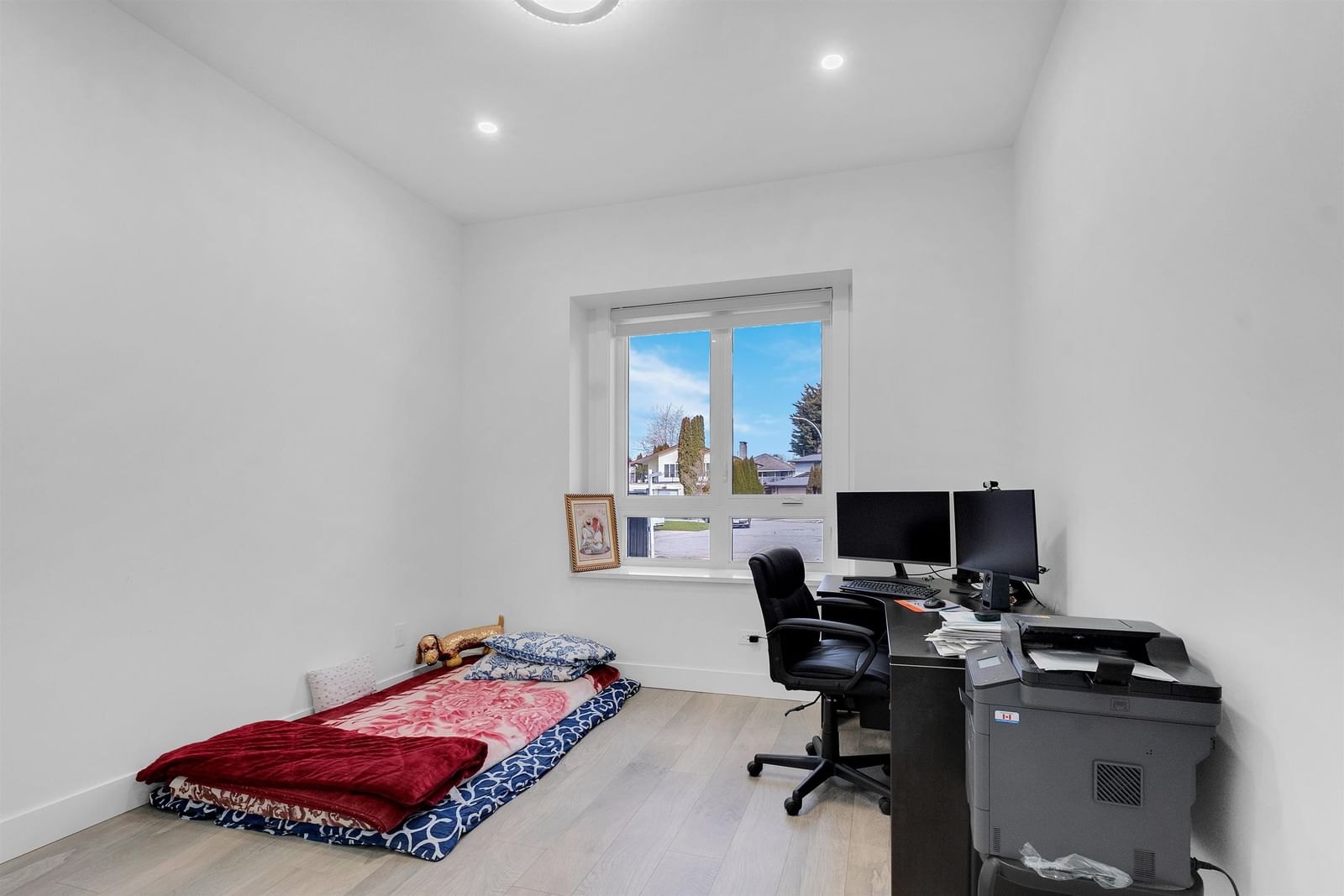 Listing Image 6