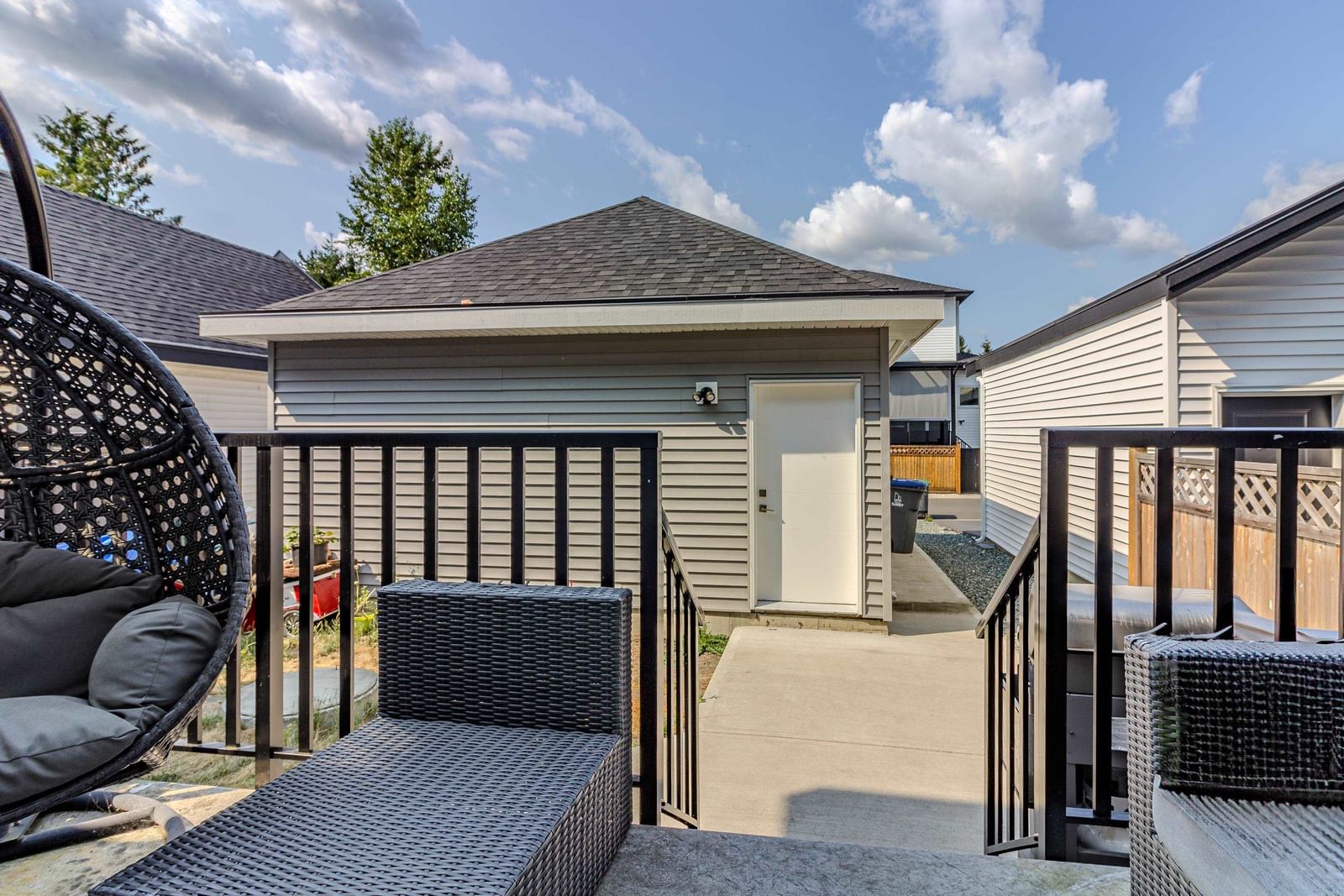Listing Image 10