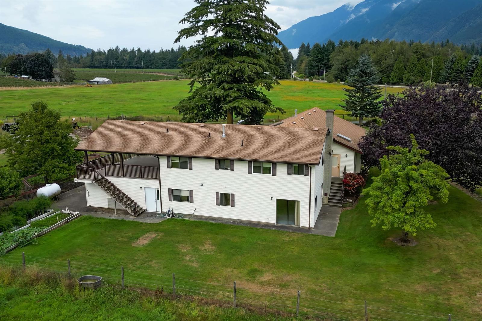 Listing Image 10