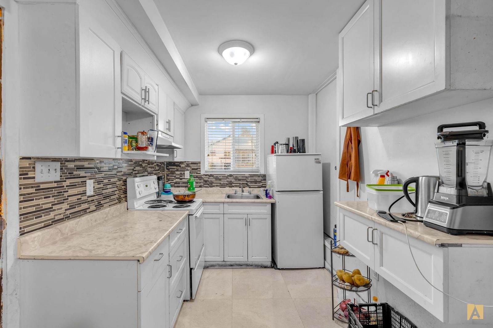 Listing Image 14