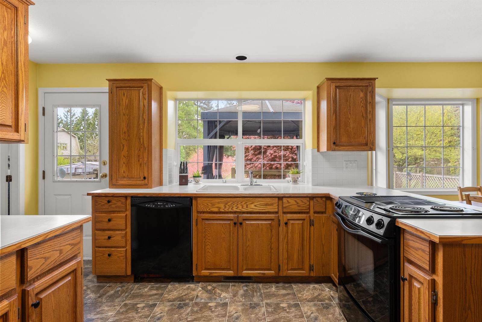 Listing Image 10