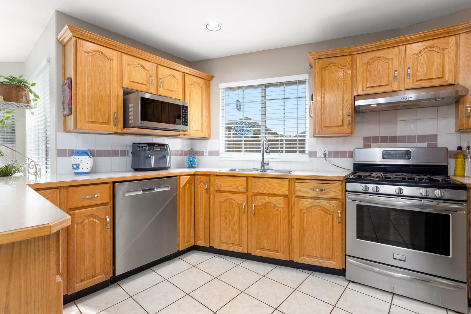 Listing Image 19