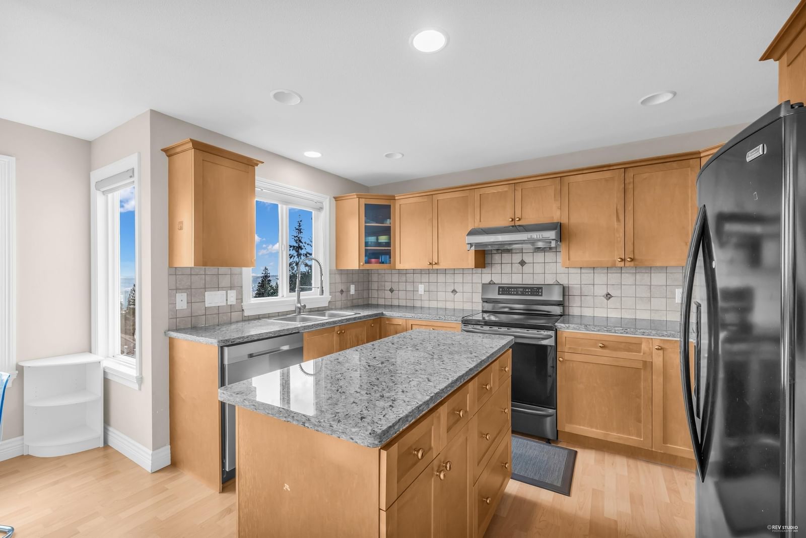Listing Image 14