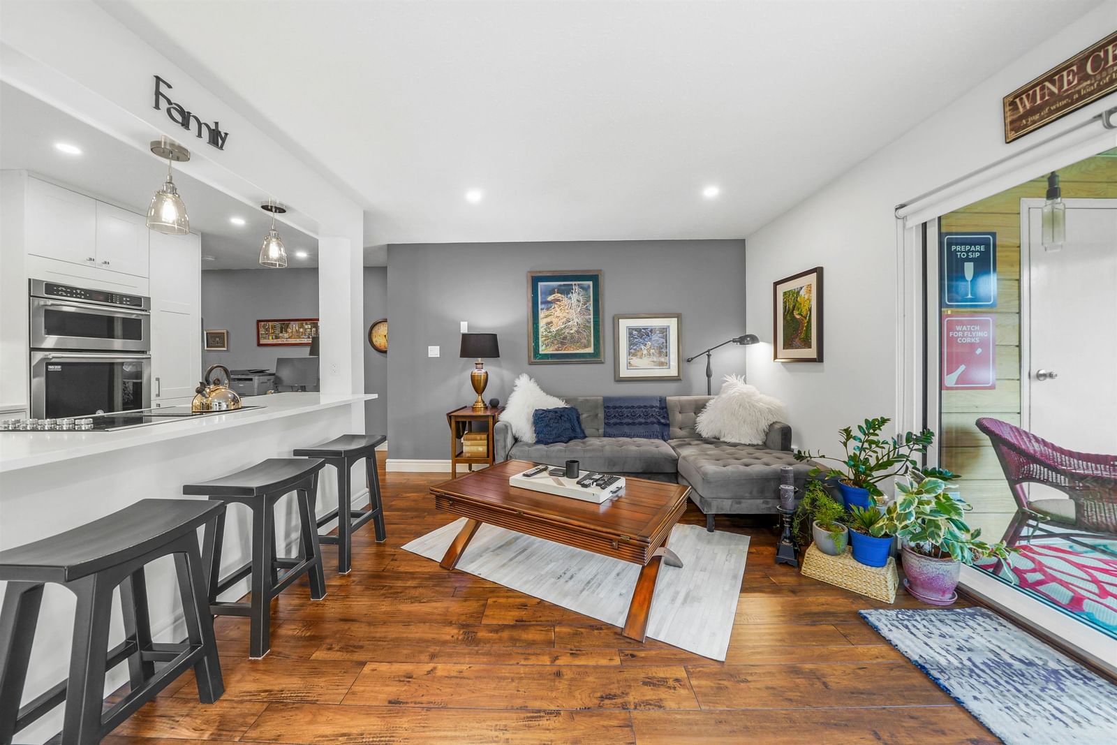 Listing Image 8