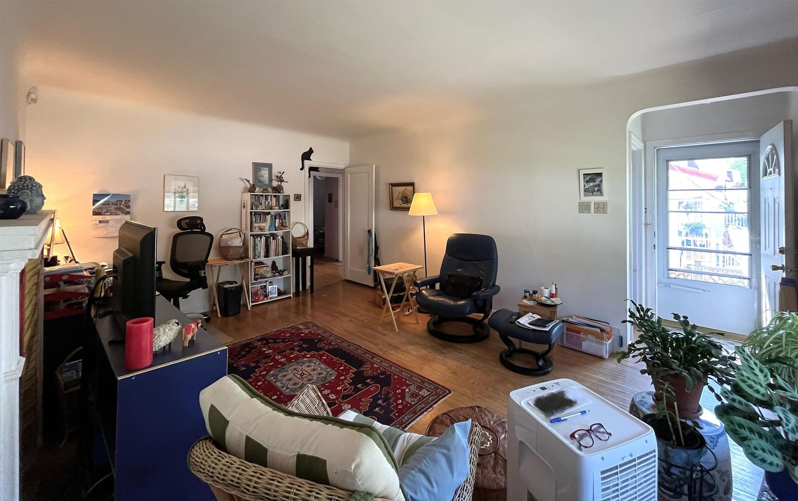 Listing Image 3