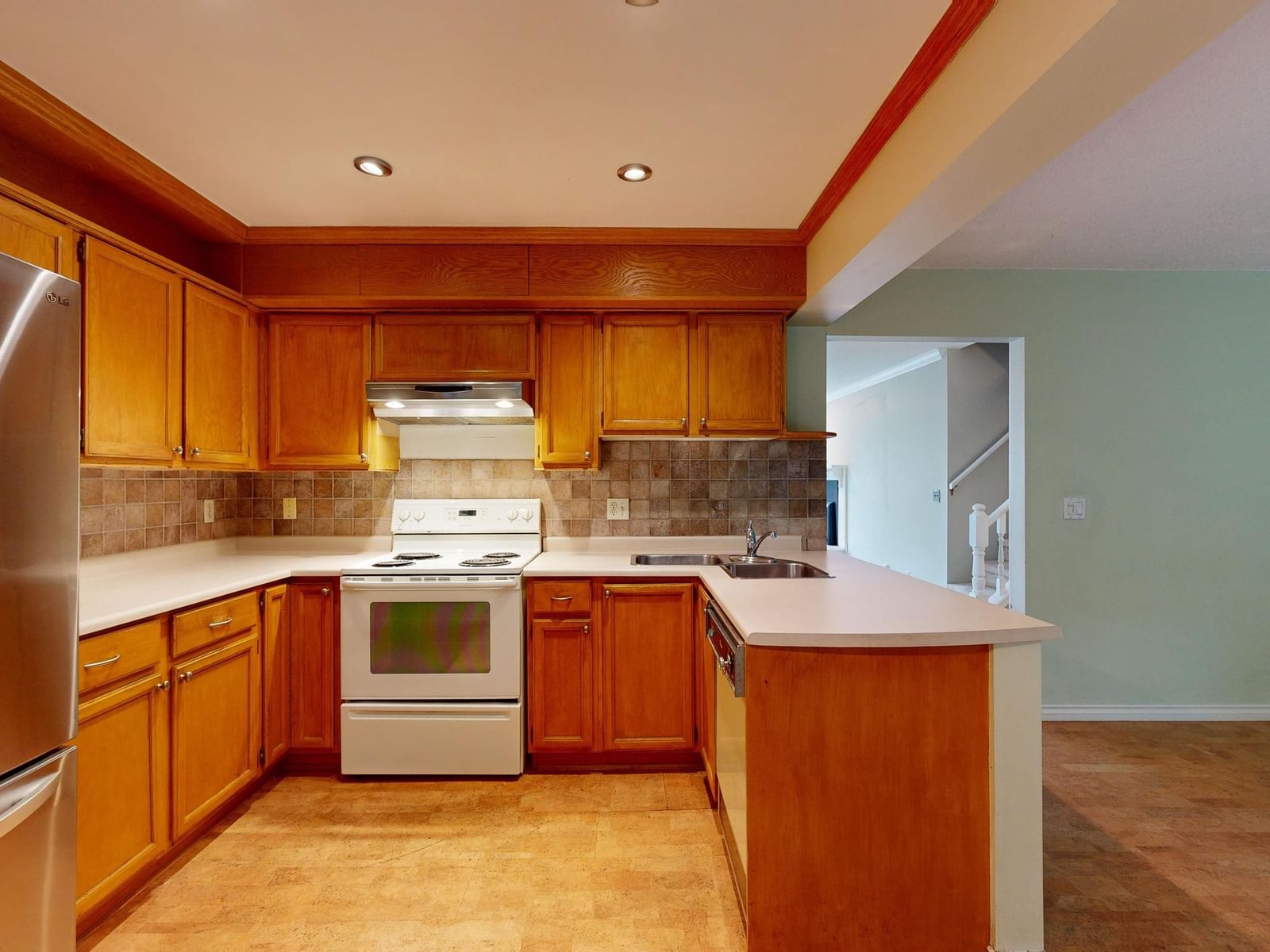 Listing Image 5