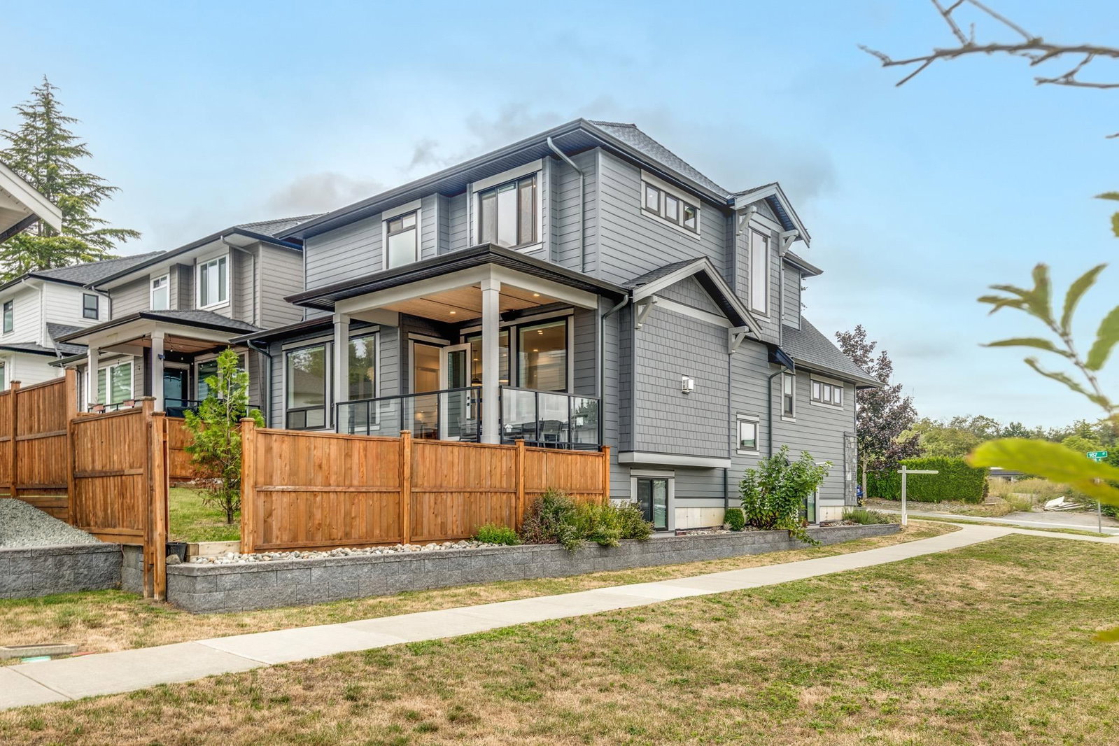 Listing Image 8